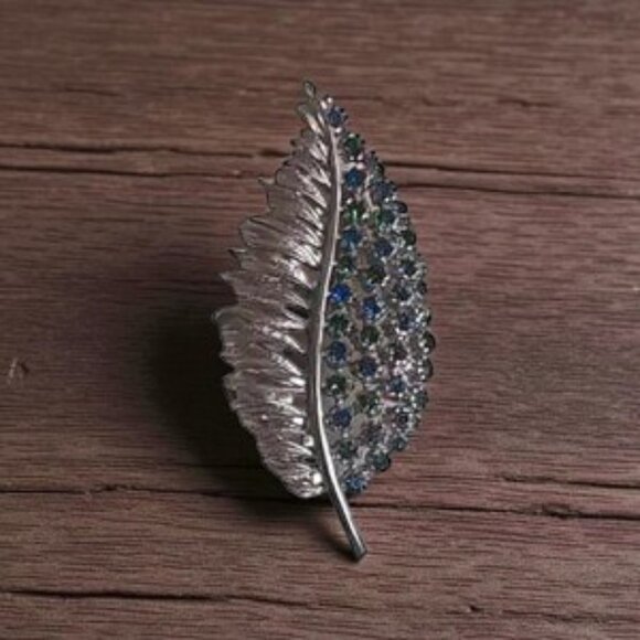 Elegant Silver and Blue Leaf Brooch and Earring Set- Vintage Costume - Picture 3 of 5